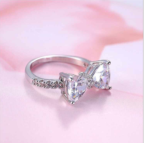 Daisy Diamond Bow Ring