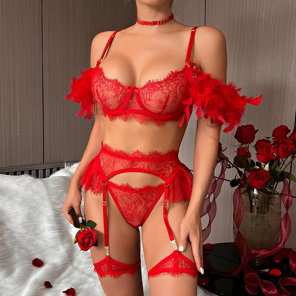 Adelita Lace Feathered Garter Set