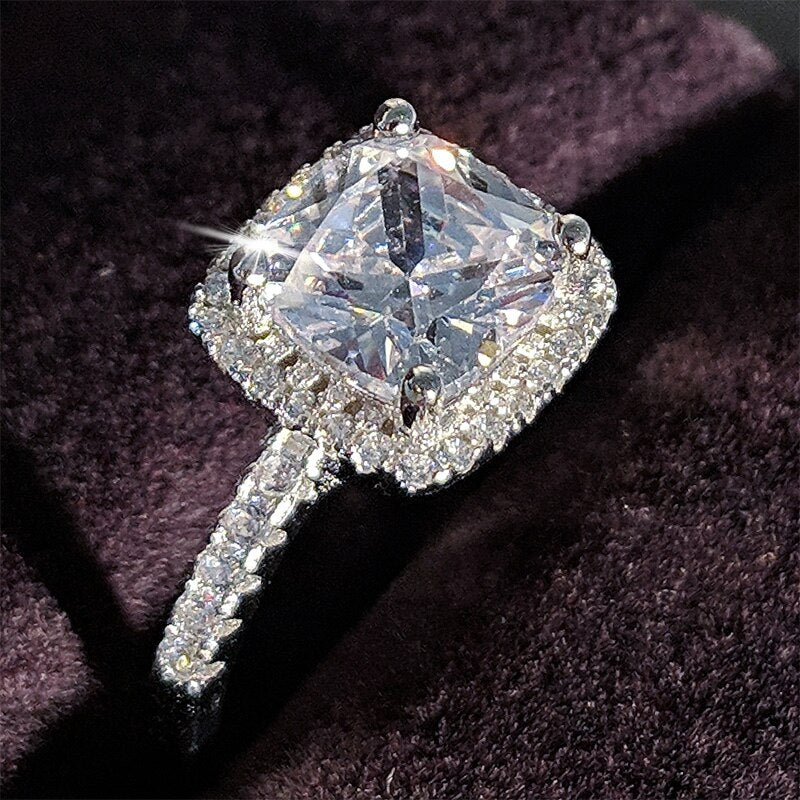 Lola Diamond Ring