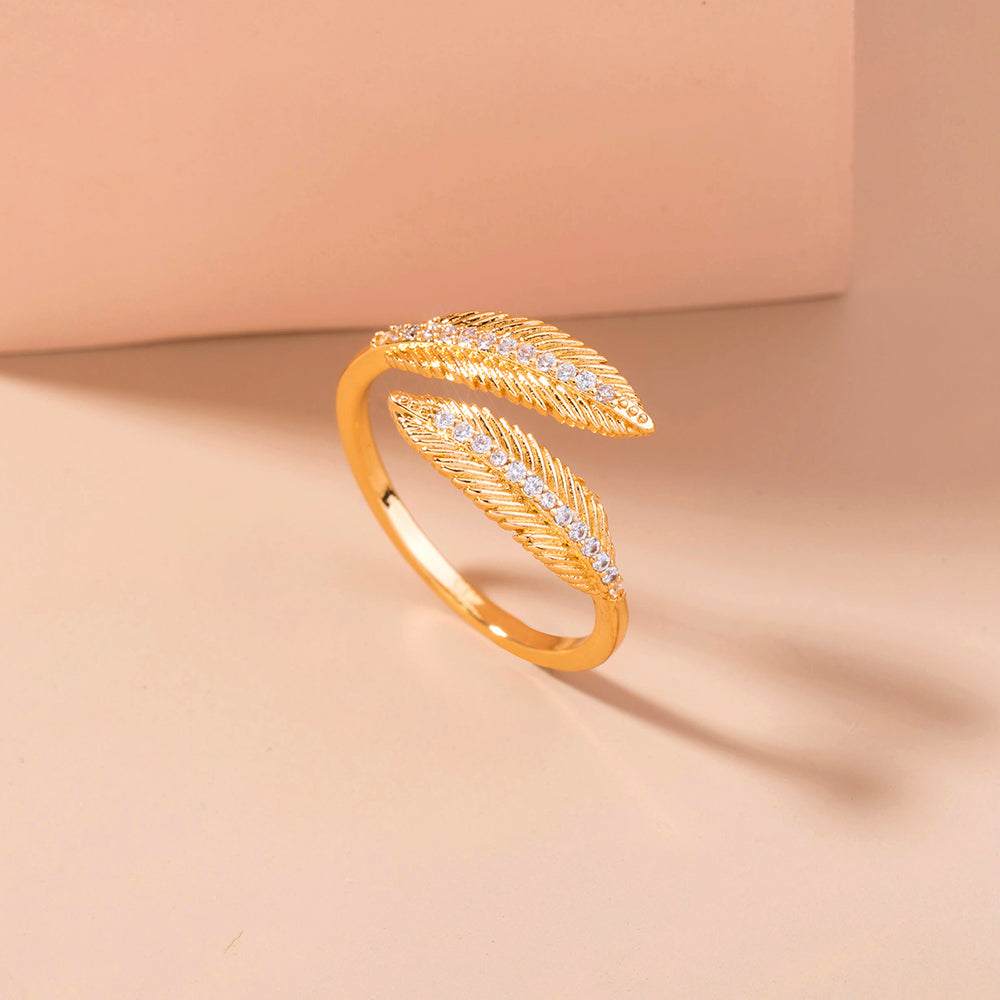 Gold Feathered Loyal Ring